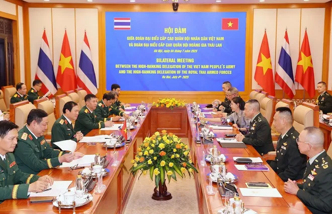 Tư lệnh Lực lượng Quốc phòng Thái Lan thăm chính thức Việt Nam - Ảnh 1.