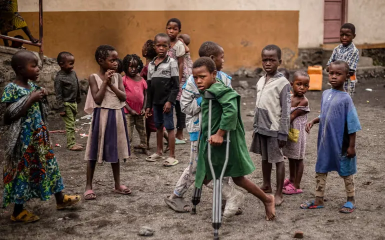 Một nhóm trẻ em trú ẩn trong một nhà thờ ở Goma sau các cuộc đụng độ ở miền Đông Congo (Ảnh: AFP/Getty Images)