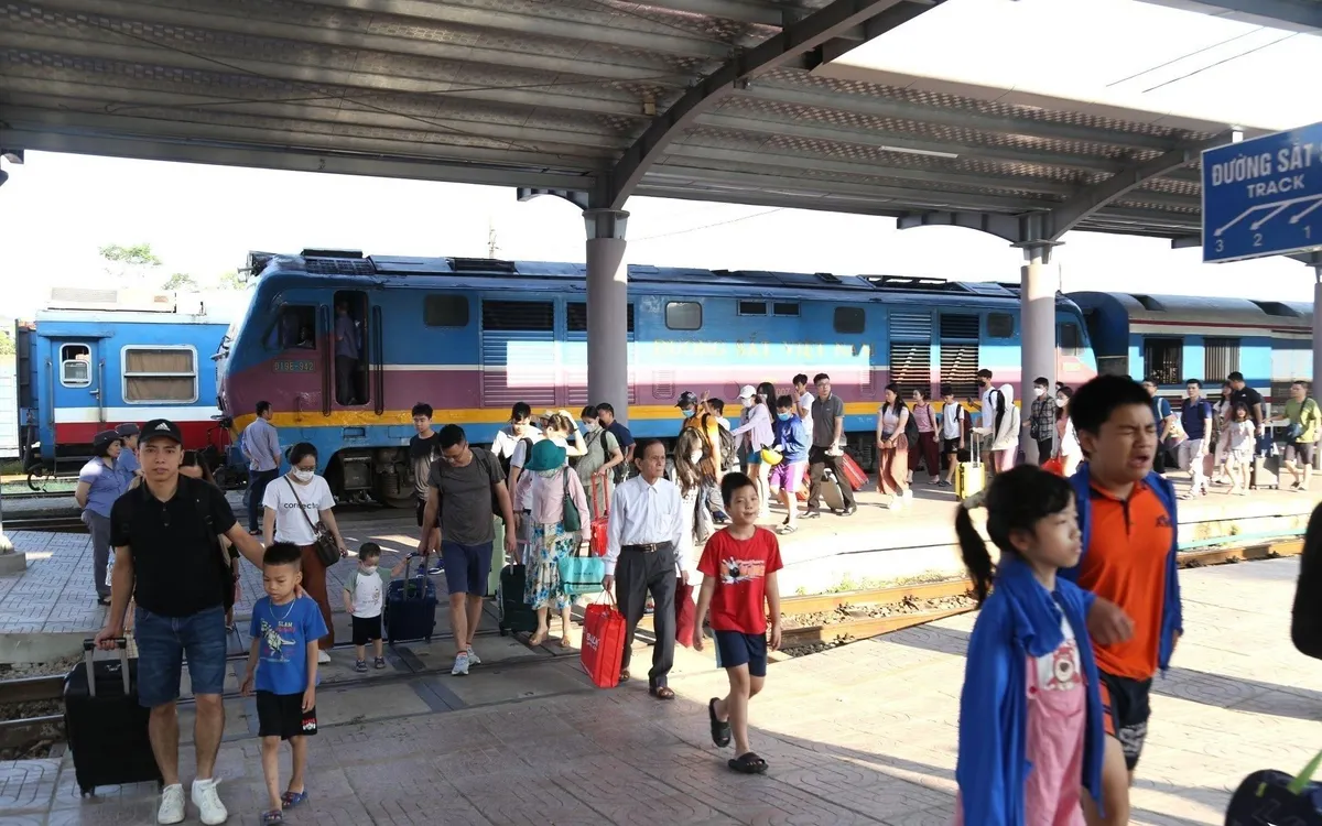 Ga Vinh hiện đón khoảng 3.000 lượt hành khách mỗi ngày