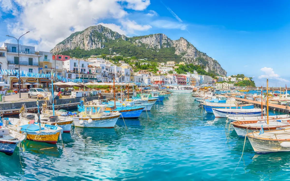 Đảo Capri, Italy (Ảnh: Gray Line) Đảo Capri, Italy (Ảnh: Gray Line)