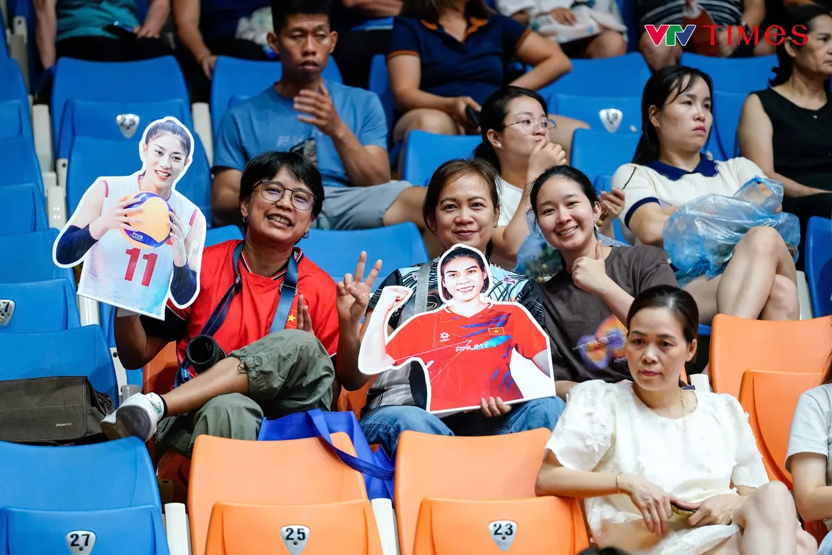 Những khán giả đặc biệt tiếp lửa cho VTV Ferroli Cup 2025- Ảnh 1.