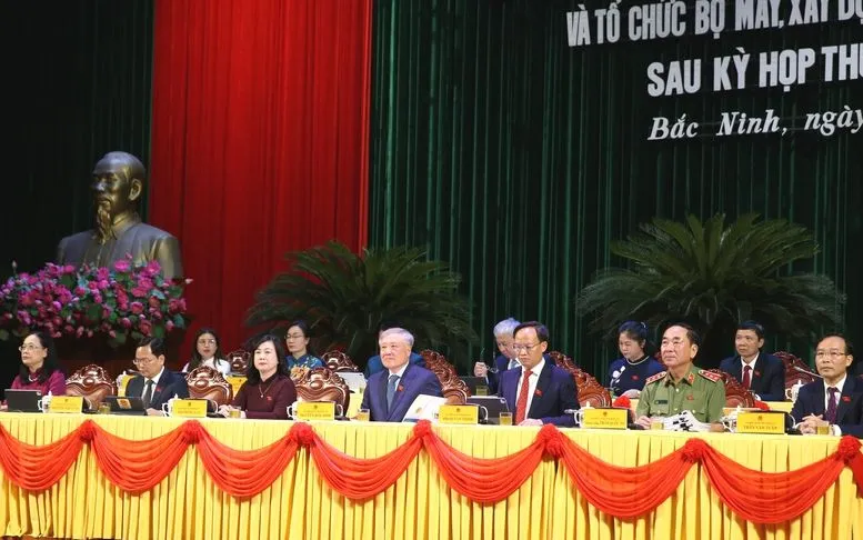 Phó Thủ tướng Thường trực Chính phủ Nguyễn Hòa Bình cùng Đoàn đại biểu Quốc hội tỉnh Bắc Ninh đã tham gia Hội nghị tiếp xúc cử tri của tỉnh Bắc Ninh - ẢNh: VGP Phó Thủ tướng Thường trực Chính phủ Nguyễn Hòa Bình cùng Đoàn đại biểu Quốc hội tỉnh Bắc Ninh đã tham gia Hội nghị tiếp xúc cử tri của tỉnh Bắc Ninh - ẢNh: VGP