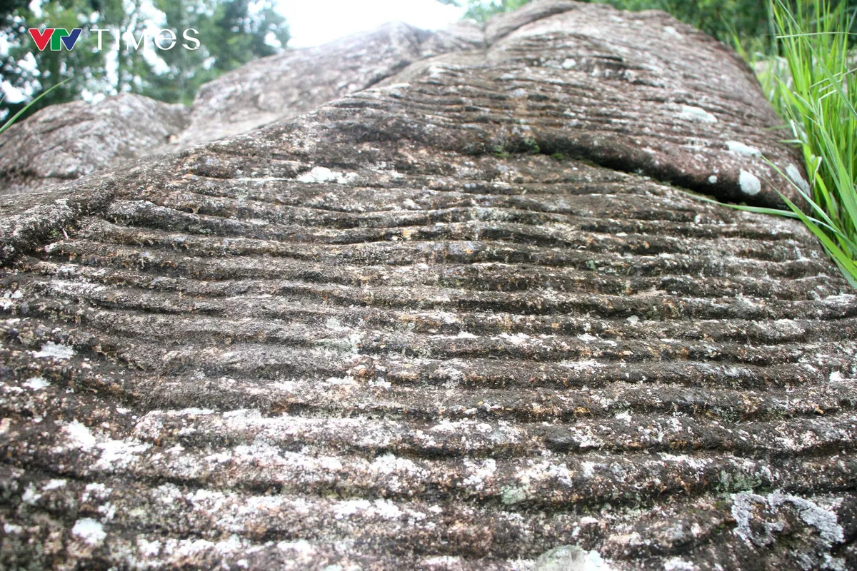 Sin Suối Hồ và những phiến “sổ đỏ đá”: Một thiết chế làng bản còn nguyên giá trị - Ảnh 2.