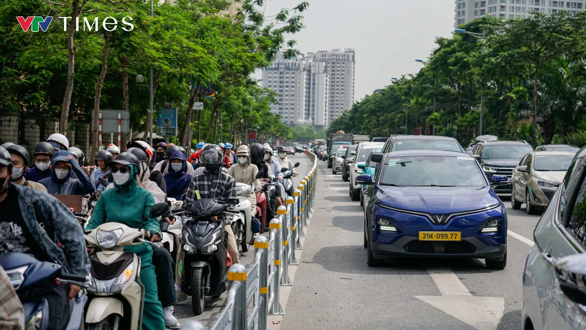 Tuyến đường Võ Chí Công sẽ chính thức phân làn giao thông từ ngày 9/7 - Ảnh 2.