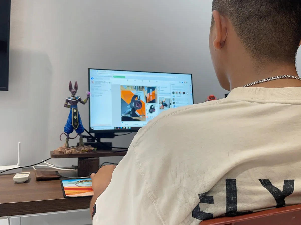 Người trẻ và cuộc chiến kiểm soát chi tiêu online - Ảnh 3.