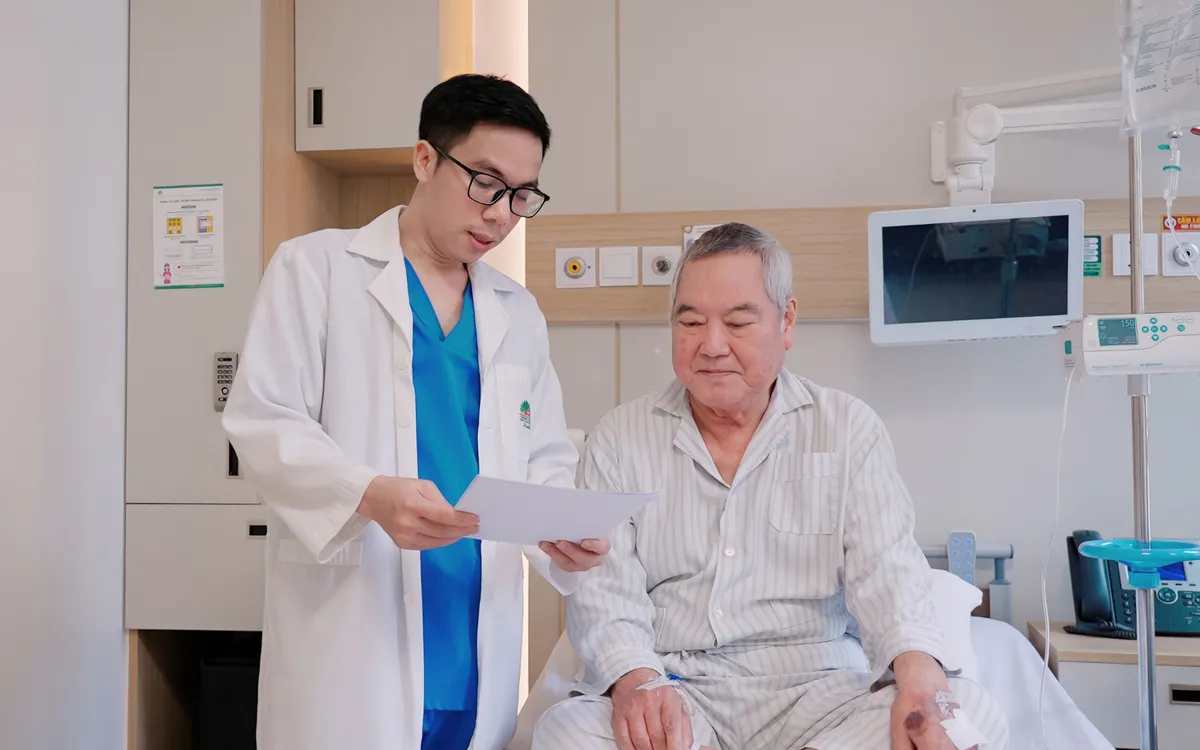 Phát hiện 2 Polyp dạ dày 5cm dù không triệu chứng - Ảnh 1.