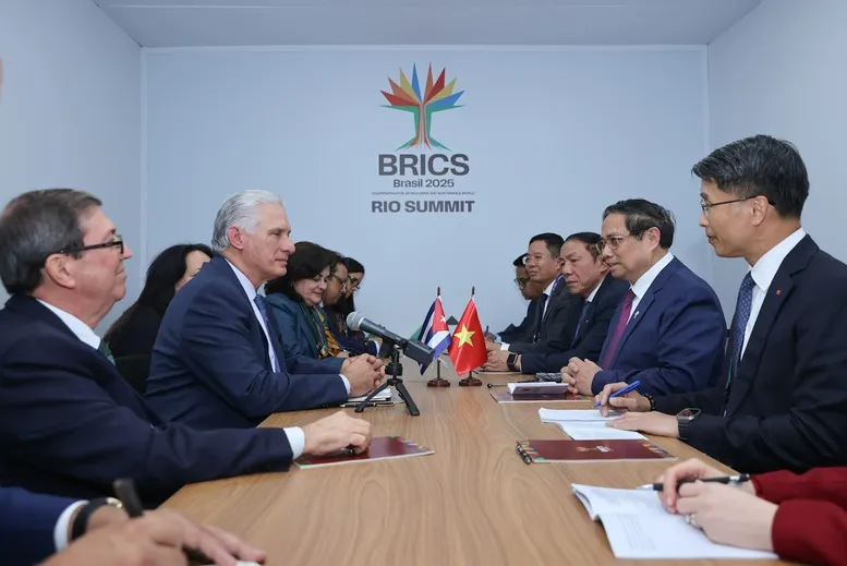 Thủ tướng Phạm Minh Chính hội kiến Bí thư thứ nhất, Chủ tịch nước Cuba - Ảnh 2.