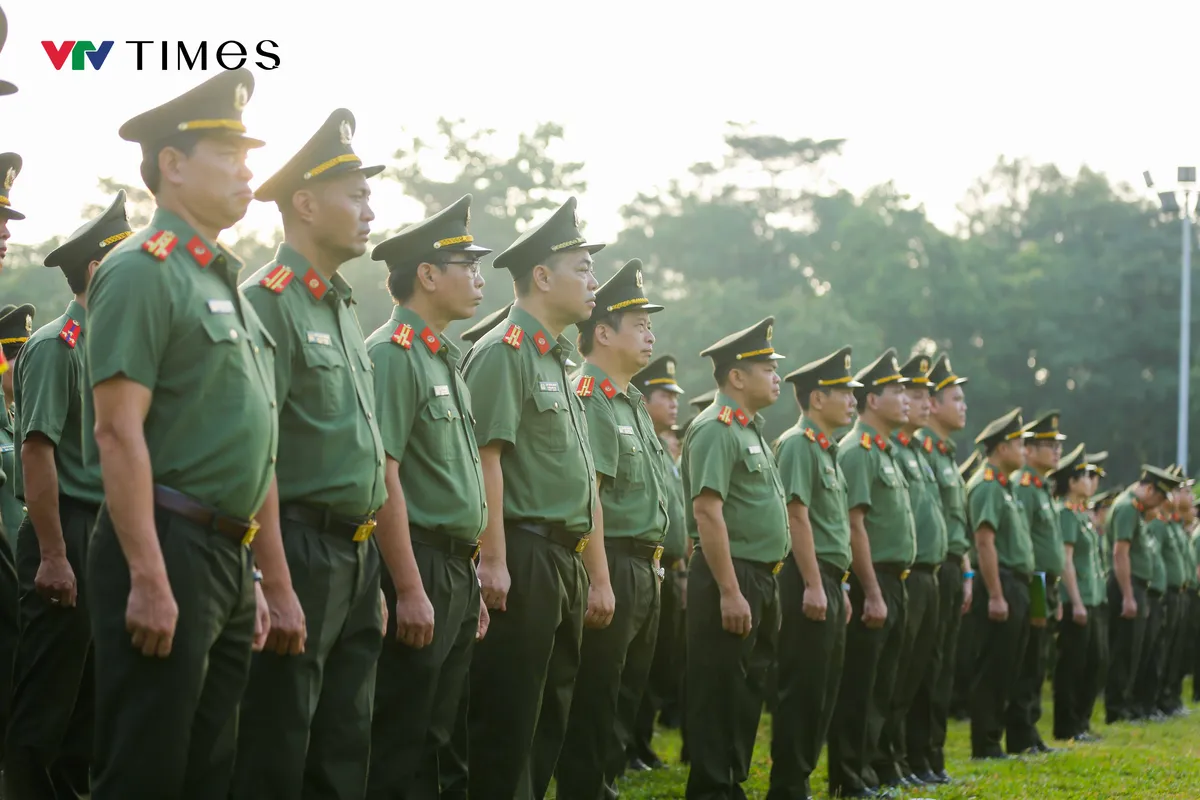 Hơn 1.600 cán bộ, chiến sĩ Công an Hà Nội dự Lễ chào cờ tại Hoàng thành Thăng Long - Ảnh 14.