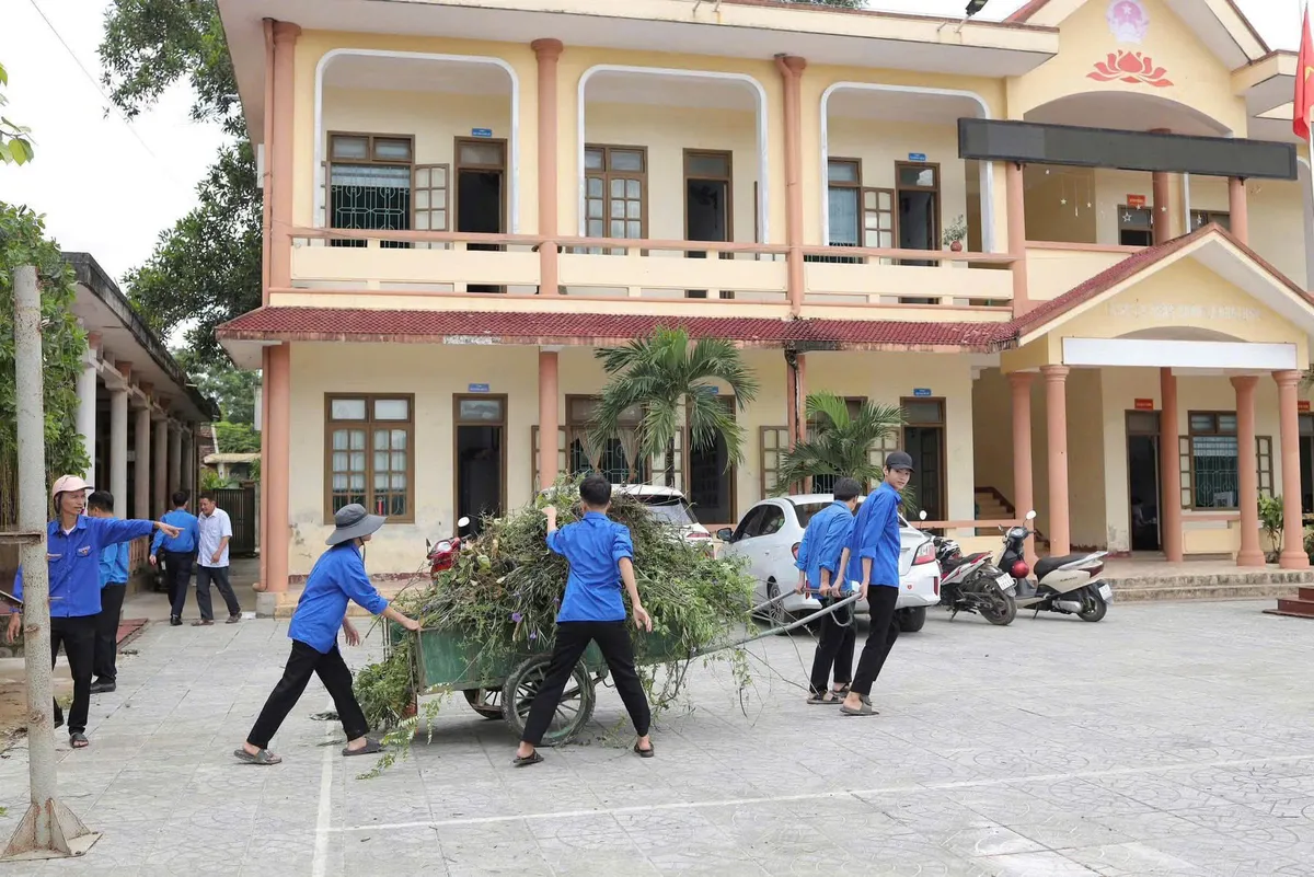 Quảng Trị: Huy động hơn 1.500 đoàn viên hỗ trợ người dân và chính quyền thực hiện thủ tục hành chính  - Ảnh 2.