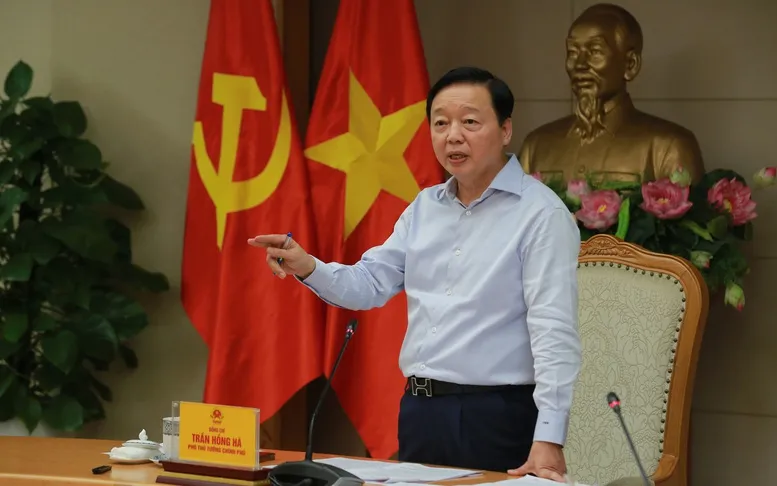 Phó Thủ tướng Trần Hồng Hà đánh giá cao nỗ lực của Bộ Xây dựng, Bộ Khoa học và Công nghệ trong việc xây dựng hệ thống tiêu chuẩn, quy chuẩn kỹ thuật cho đường sắt tốc độ cao - Ảnh: VGP Phó Thủ tướng Trần Hồng Hà đánh giá cao nỗ lực của Bộ Xây dựng, Bộ Khoa học và Công nghệ trong việc xây dựng hệ thống tiêu chuẩn, quy chuẩn kỹ thuật cho đường sắt tốc độ cao - Ảnh: VGP