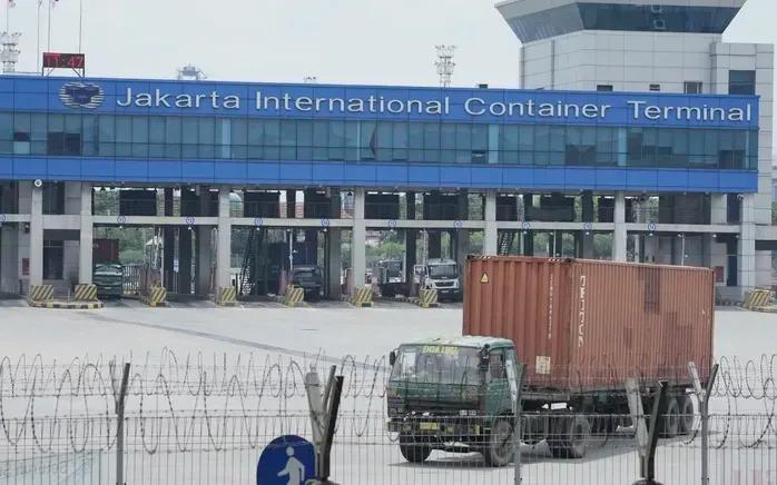 Cảng biển Tanjung Priok ở TP Jakarta - Indonesia Ảnh: AP