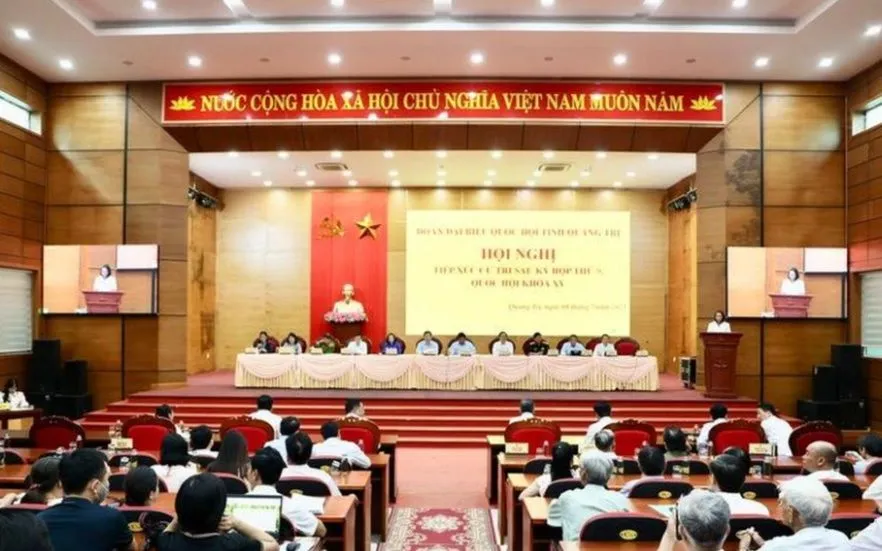 Quang cảnh buổi tiếp xúc cử trị tại Quảng Trị Quang cảnh buổi tiếp xúc cử trị tại Quảng Trị
