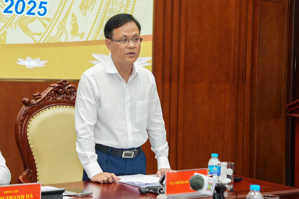 Phó Thống đốc: Sẵn sàng bán can thiệp ngoại tệ khi cần thiết- Ảnh 1. Phó Thống đốc: Sẵn sàng bán can thiệp ngoại tệ khi cần thiết- Ảnh 1.