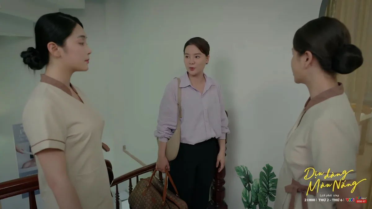 Dịu dàng màu nắng - Tập 26: Lan Anh được bạn thân cứu bàn thua trông thấy - Ảnh 3.