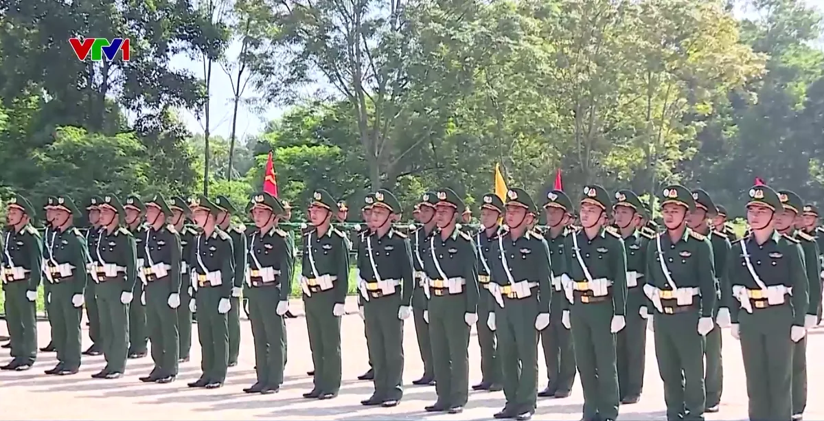 Hợp luyện chuẩn bị lễ kỷ niệm trọng đại - Ảnh 2.