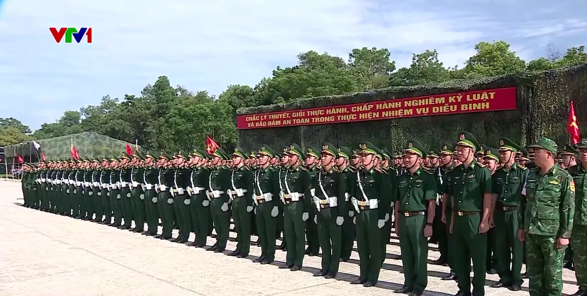 Hợp luyện chuẩn bị lễ kỷ niệm trọng đại - Ảnh 1.