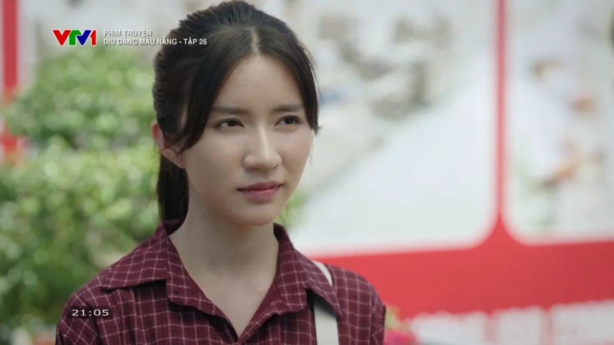 Dịu dàng màu nắng - Tập 26: Phong thành công, bà Hà miệng nói cười nhưng lòng chẳng vui - Ảnh 2.