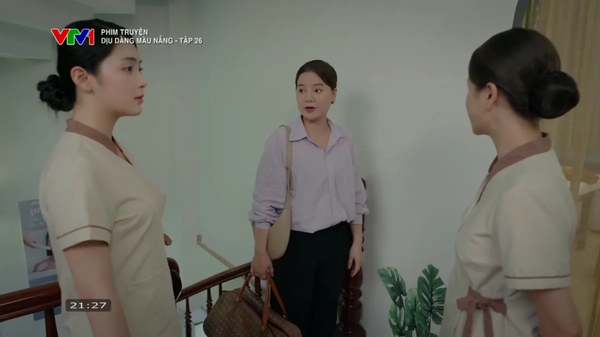 Dịu dàng màu nắng - Tập 26: Phong thành công, bà Hà miệng nói cười nhưng lòng chẳng vui - Ảnh 12.