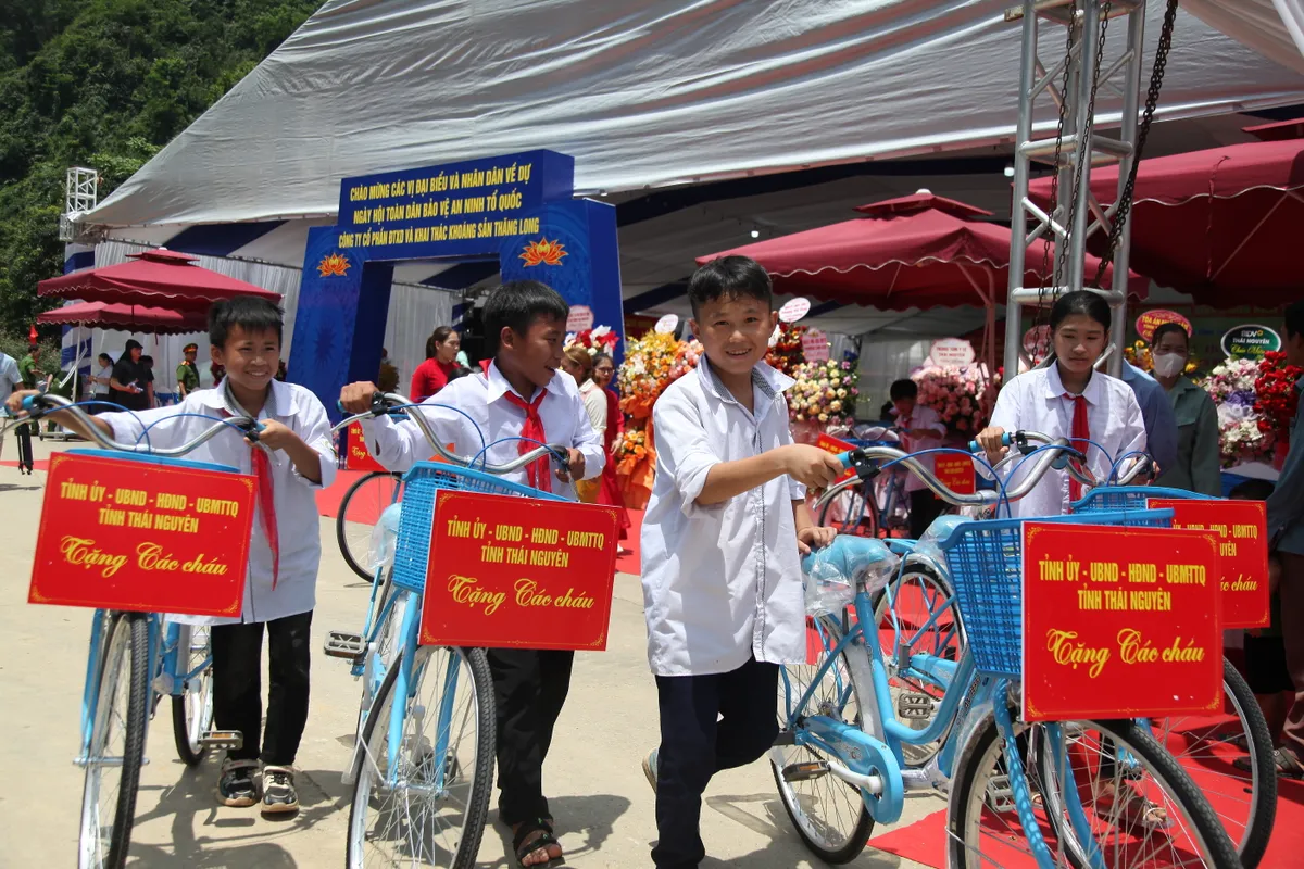 Xây dựng thế trận an ninh nhân dân vững chắc chính là nền tảng đảm bảo ổn định chính trị, phát triển kinh tế - xã hội - Ảnh 6.