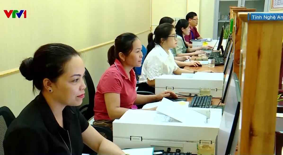 Giải quyết khó khăn để vận hành ổn định bộ máy cấp xã, phường - Ảnh 1.