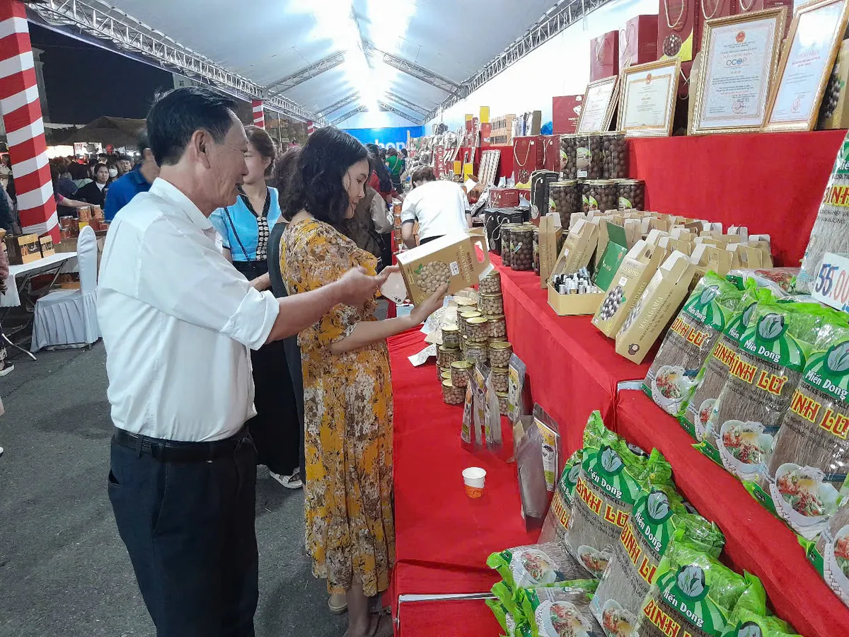 Chặn đứng chiêu trò “tốt giả”: Bảo vệ thị trường, giữ vững lòng tin - Ảnh 2.