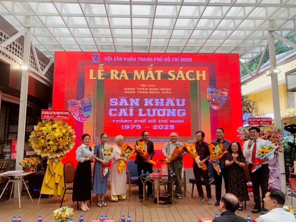 Nửa thế kỷ vàng son của sân khấu cải lương TP Hồ Chí Minh - Ảnh 2.