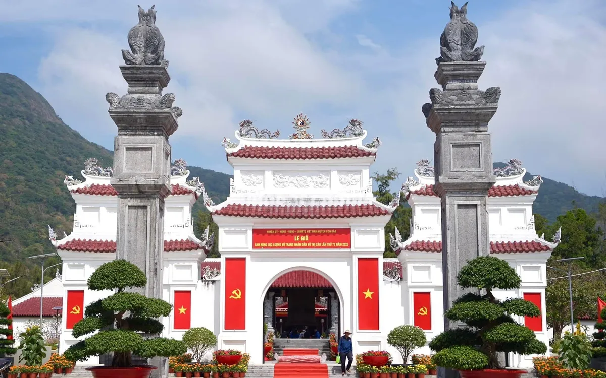 Đền thờ Anh hùng lực lượng vũ trang Võ Thị Sáu
Ảnh:Trung tâm Bảo tồn Di tích Quốc gia Côn Đảo 