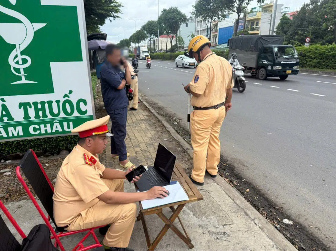 TP Hồ Chí Minh: phát hiện nhiều tài xế lách luật giám sát hành trình - Ảnh 1.