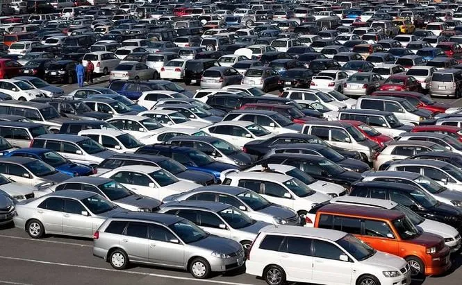 Mỹ: Giá xe cũ tăng vọt vì thuế - Ảnh 1.