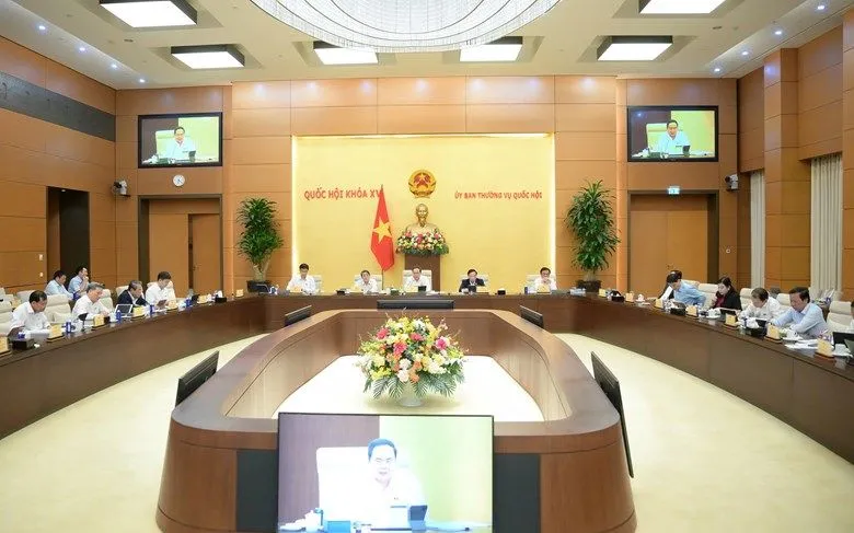 Một phiên họp của Ủy ban Thường vụ Quốc hội Một phiên họp của Ủy ban Thường vụ Quốc hội