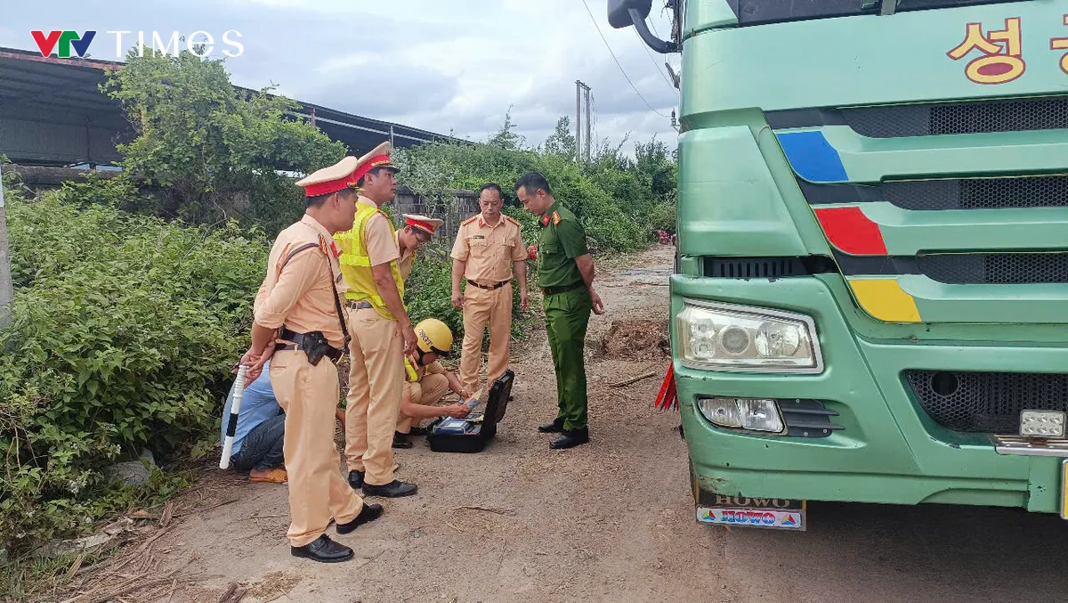 Đắk Lắk ra qu&acirc;n xử l&yacute; xe qu&aacute; tải: Kh&ocirc;ng c&oacute; v&ugrave;ng cấm, kh&ocirc;ng c&oacute; ngoại lệ  - Ảnh 1.