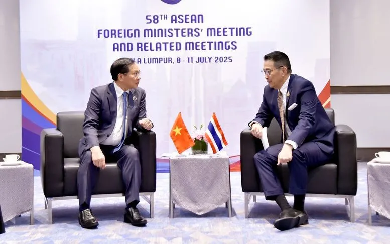 Bộ trưởng Ngoại giao Thái Lan Maris Sangiampongsa đề nghị hai bên trao đổi những phương thức mới nhằm thúc đẩy hợp tác du lịch, bảo đảm an ninh lương thực và tạo điều kiện cho hợp tác khu vực tư nhân. Bộ trưởng Ngoại giao Thái Lan Maris Sangiampongsa đề nghị hai bên trao đổi những phương thức mới nhằm thúc đẩy hợp tác du lịch, bảo đảm an ninh lương thực và tạo điều kiện cho hợp tác khu vực tư nhân.
