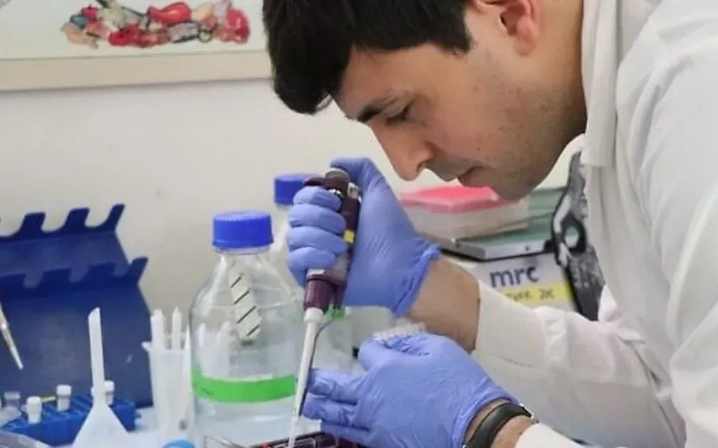Các nhà khoa học nghiên cứu vaccine mRNA chống vi khuẩn kháng kháng sinh tại Đại học Tel Aviv (Ảnh: Đại học Tel Aviv) Các nhà khoa học nghiên cứu vaccine mRNA chống vi khuẩn kháng kháng sinh tại Đại học Tel Aviv (Ảnh: Đại học Tel Aviv)