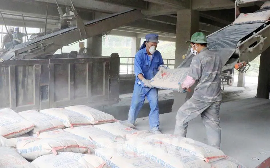 Giá nguyên vật liệu xây dựng tăng cao trong mấy tháng gần đây. Giá nguyên vật liệu xây dựng tăng cao trong mấy tháng gần đây.