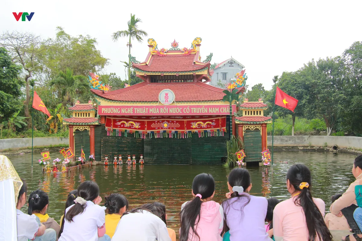 Đưa du khách về với nghệ thuật múa rối nước làng Rạch- Ảnh 2. Đưa du khách về với nghệ thuật múa rối nước làng Rạch- Ảnh 2.