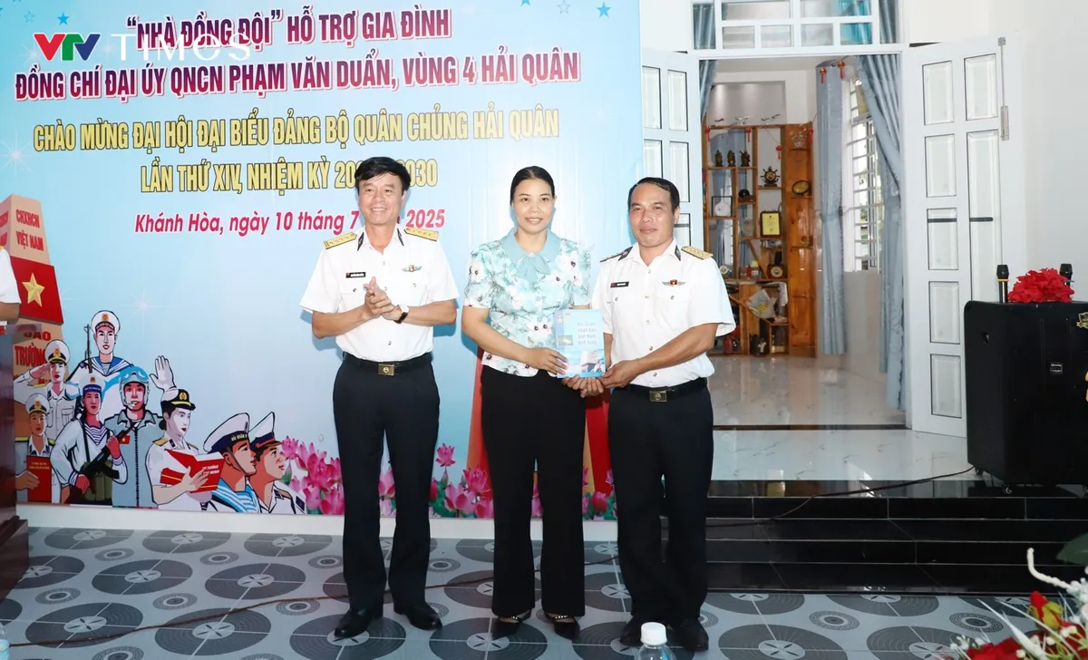 Quân chủng Hải quân trao nhà đồng đội tại Khánh Hòa - Ảnh 3.
