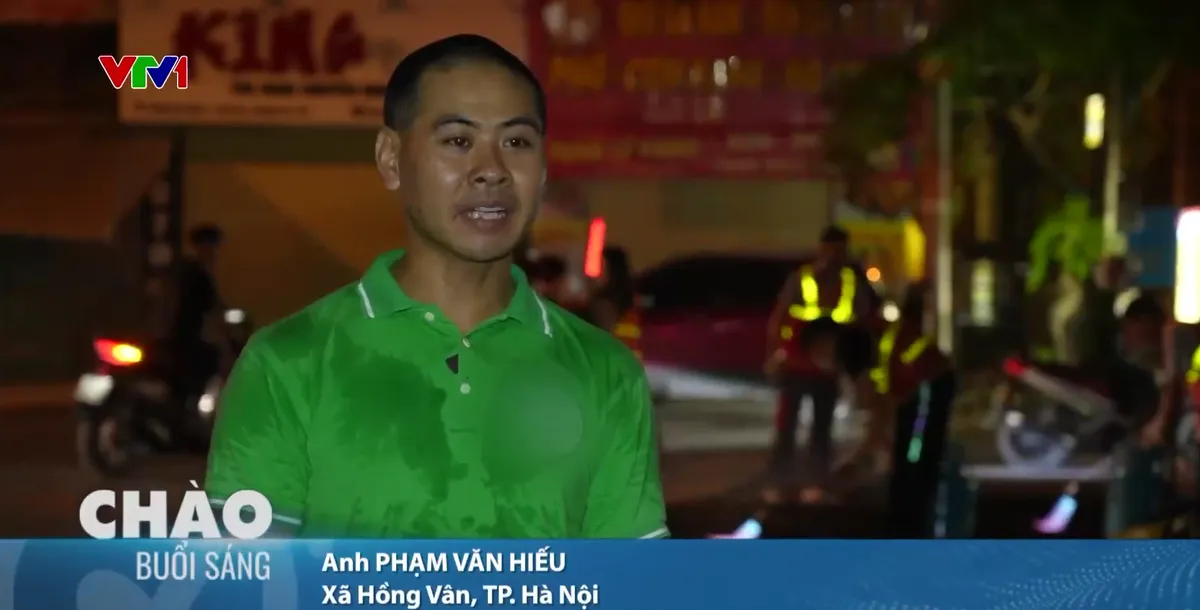 Nhóm tình nguyện "chữa lành" những con đường - Ảnh 1.