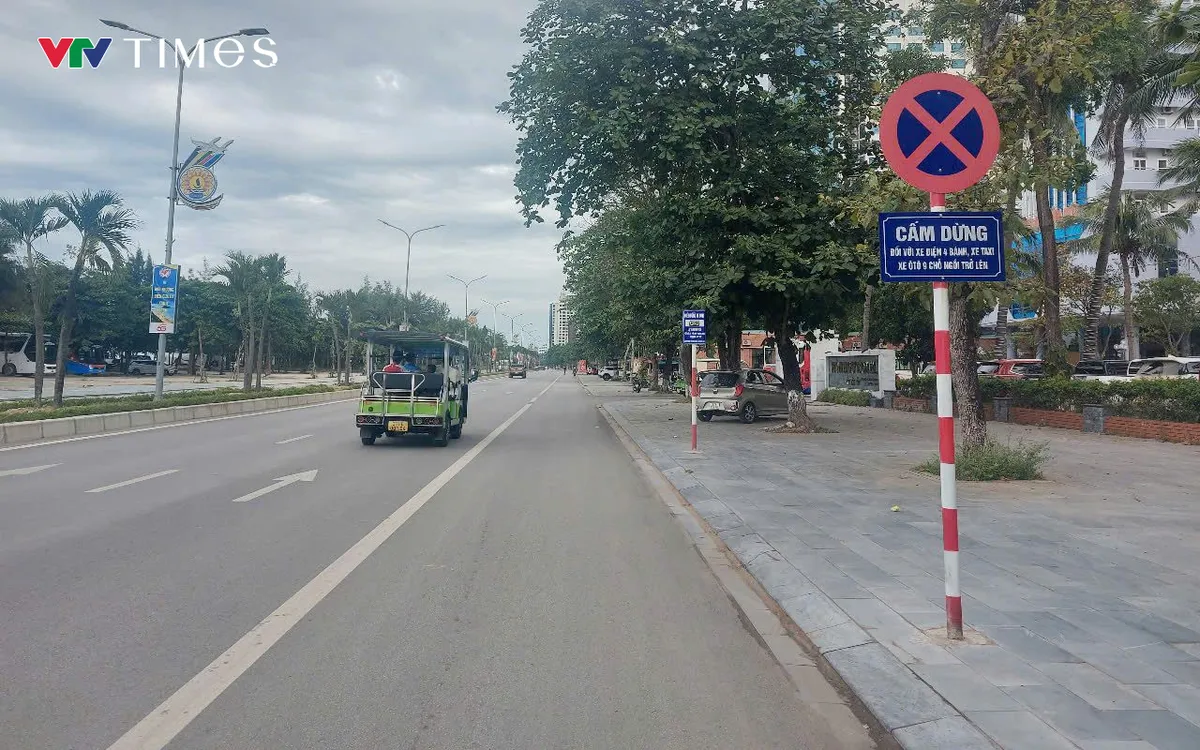 Hiện nay ở phường Cửa Lò chưa có tuyến đường cắm biển báo tốc độ khai thác tối đa 30km/h. Ảnh Ngọc Quân. Hiện nay ở phường Cửa Lò chưa có tuyến đường cắm biển báo tốc độ khai thác tối đa 30km/h. Ảnh Ngọc Quân.