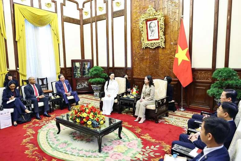 Phó Chủ tịch nước tiếp nữ phi hành gia gốc Việt đầu tiên bay vào không gian - Ảnh 1.