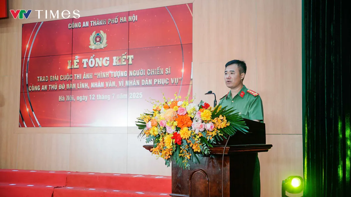 Trao giải cuộc thi ảnh về người chiến sĩ Công an Thủ đô vì nhân dân phục vụ - Ảnh 2.