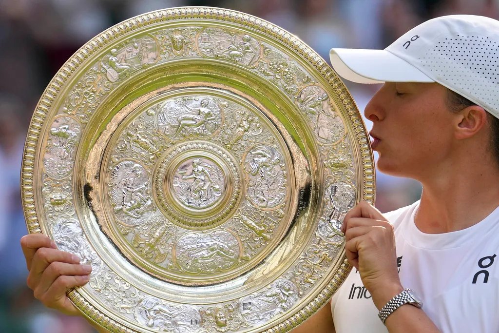 Lịch Sử Gọi T&ecirc;n Iga Swiatek: Chức V&ocirc; Địch Wimbledon Đầu Ti&ecirc;n v&agrave; Kỳ T&iacute;ch Thế Kỷ- Ảnh 4.