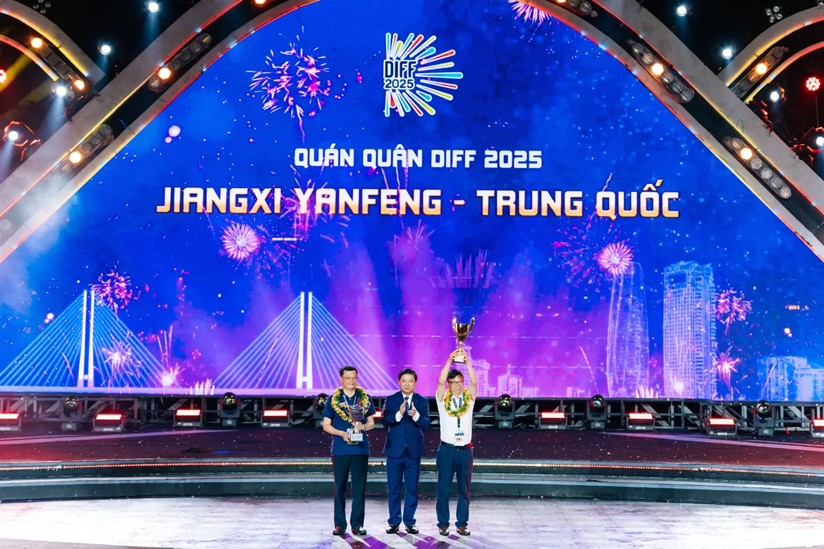 Đà Nẵng – DIFF 2025 khép lại bằng ánh sáng pháo hoa rực rỡ - Ảnh 9.