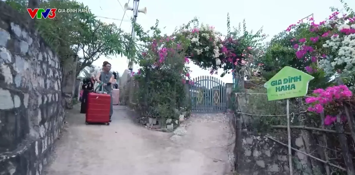 Gia đình Haha đã có... nhà chung- Ảnh 1.