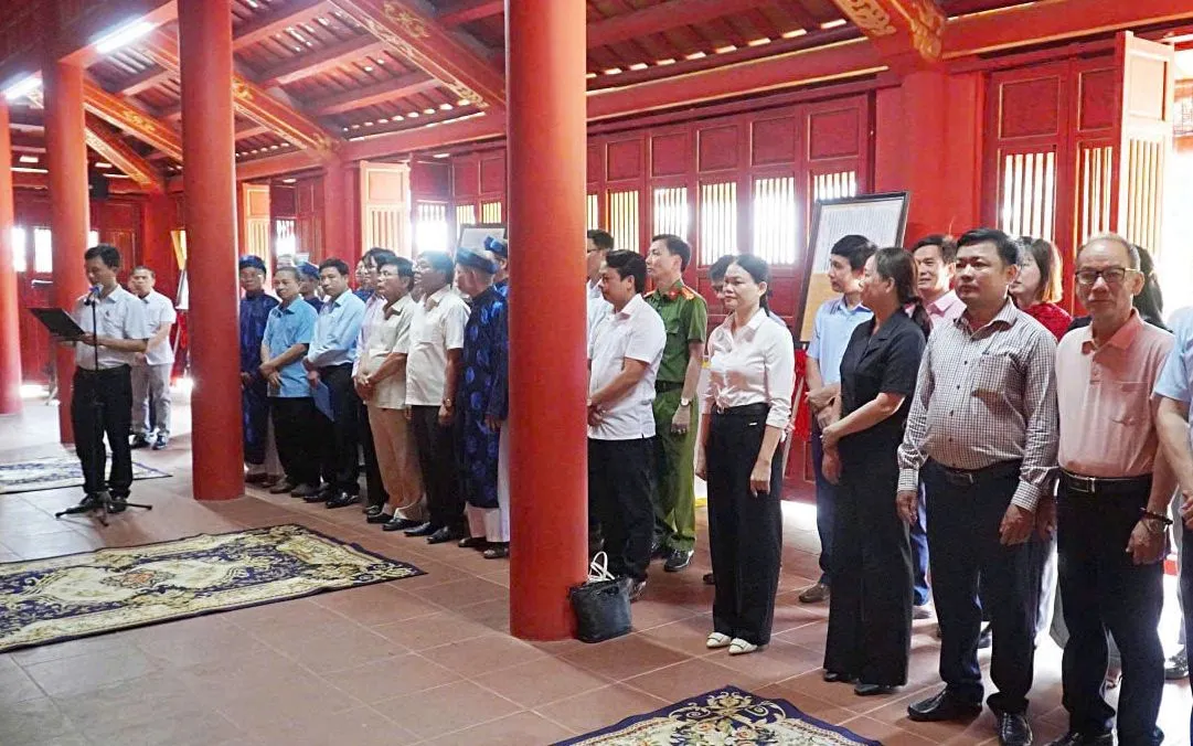 Lãnh đạo và Nhân dân xã Cam Lộ, tỉnh Quảng Trị tham dự lễ kỷ niệm 140 năm ngày Vua Hàm Nghi ban Chiếu Cần Vương Lãnh đạo và Nhân dân xã Cam Lộ, tỉnh Quảng Trị tham dự lễ kỷ niệm 140 năm ngày Vua Hàm Nghi ban Chiếu Cần Vương