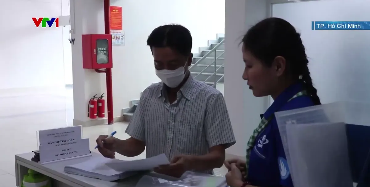 Đồng h&agrave;nh c&ugrave;ng người d&acirc;n trong từng thao t&aacute;c số h&oacute;a - Ảnh 2.