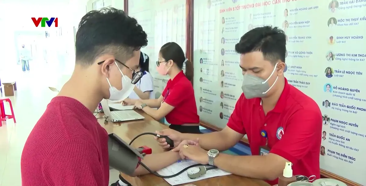 Chung tay hiến máu cứu người  - Ảnh 1.