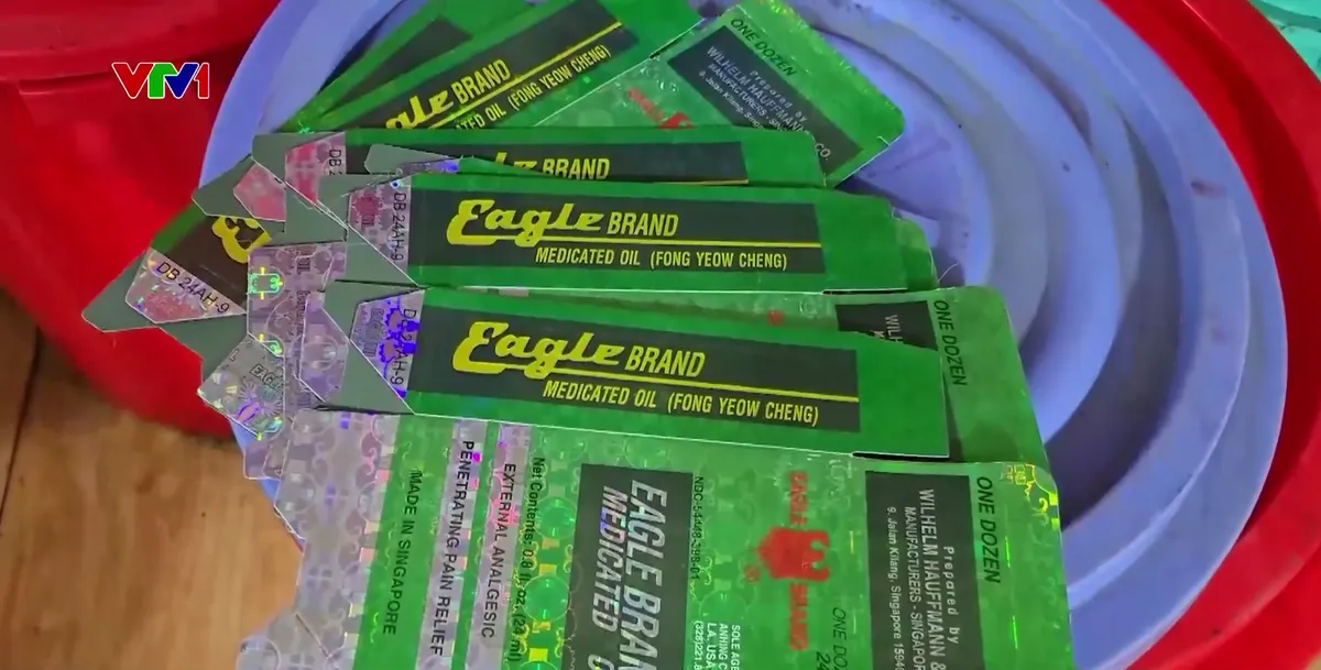   Truy vết nguồn gốc những chai dầu gi&oacute; giả: Lật tẩy đường d&acirc;y l&agrave;m giả tinh vi n&uacute;p b&oacute;ng doanh nghiệp - Ảnh 4.