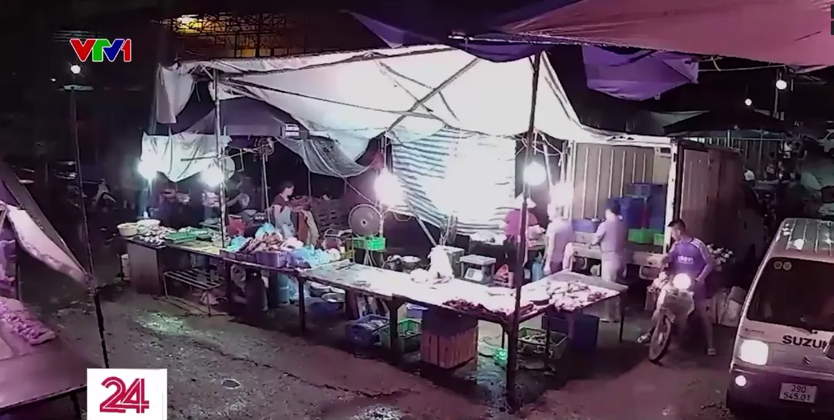 Lộ diện gian thương buôn bán thịt lợn bệnh - Ảnh 3.