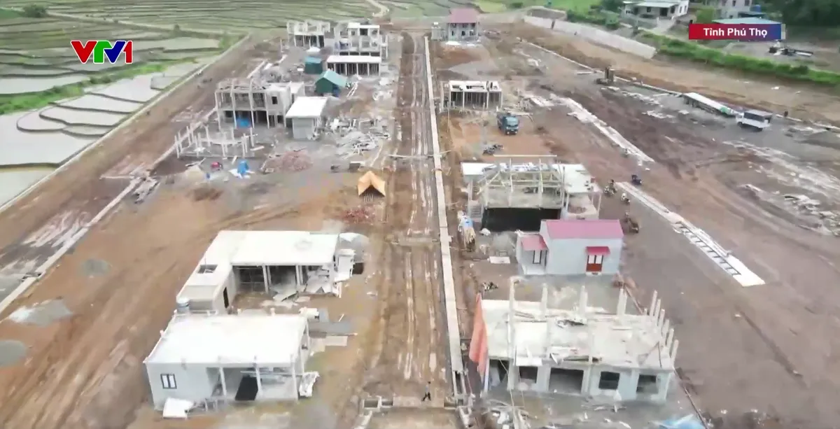 Đẩy mạnh tái định cư vùng sạt lở: Chính quyền cấp xã chủ động, người dân sớm an cư - Ảnh 1.
