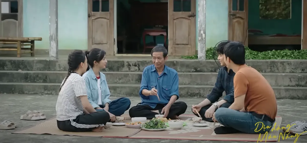 Dịu dàng màu nắng - Tập 30: Nghĩa bàng hoàng vì thấy Xuân - Phong thân mật - Ảnh 1.